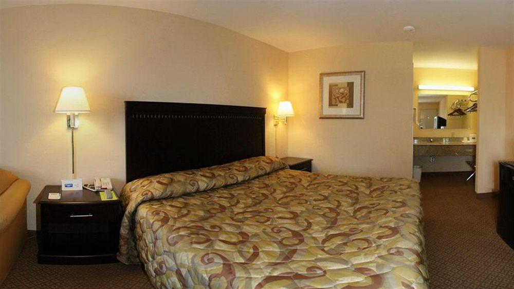 שיפנסבורג Rodeway Inn מראה חיצוני תמונה